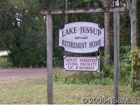 Foto del edificio - 5590 Lake Ave