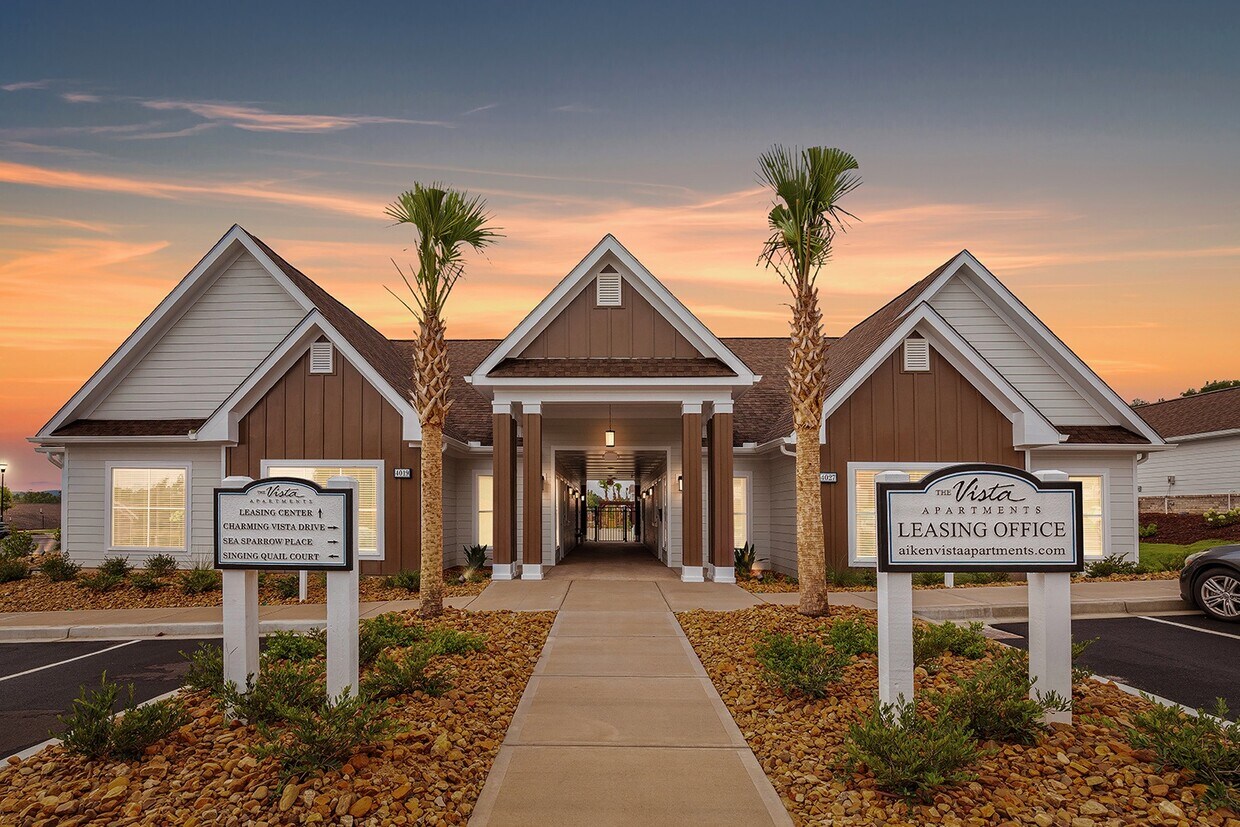 The Vista Apartments and Townhomes 4027 Charming Vista Dr Warrenville