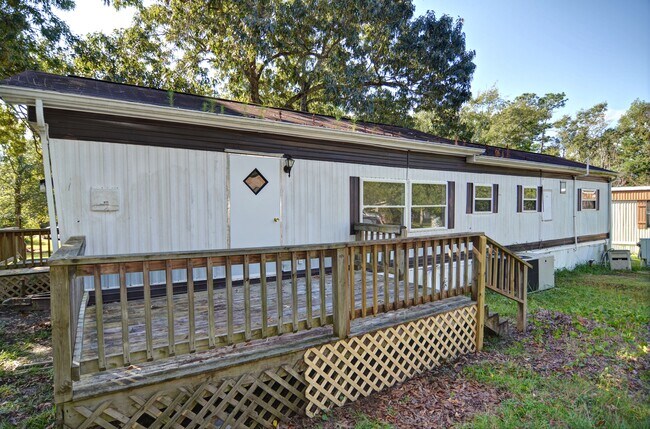 Building Photo - 751 Driftwood Drive