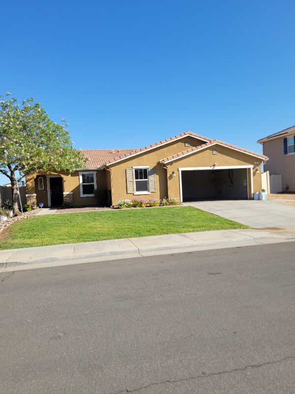 Foto principal - 320 Yosemite Ave
