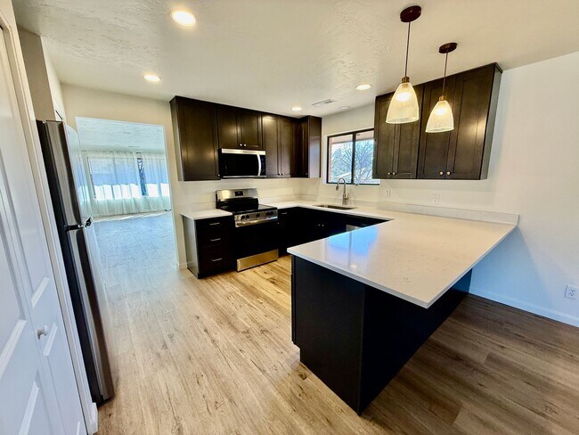 Foto del edificio - 2834 Bloomington Dr E