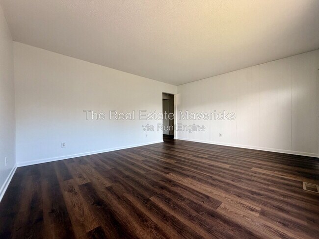 Foto del edificio - 3638 Missionaire Ave