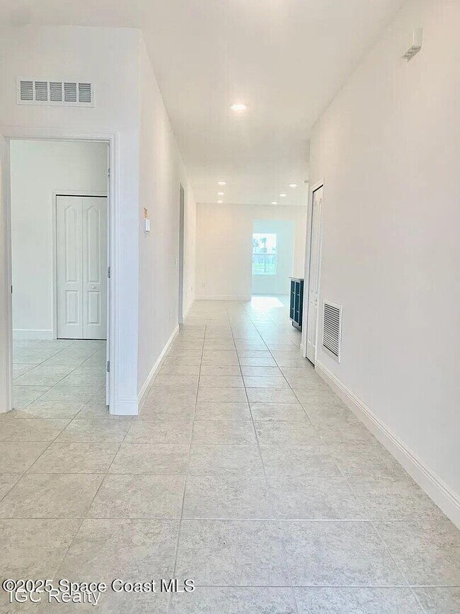 Foto del edificio - 2482 Pinwherry St NW