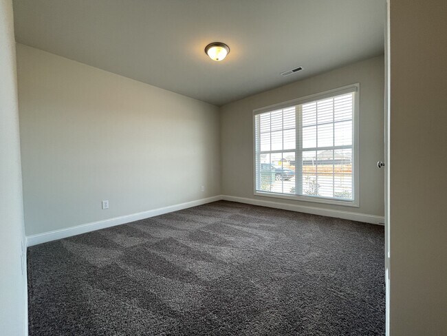 Building Photo - 12869 Tallulah Dr