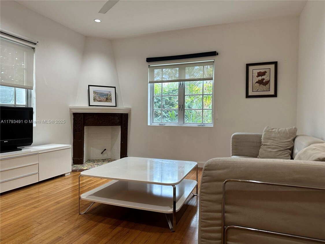 Foto principal - 920 Euclid Ave