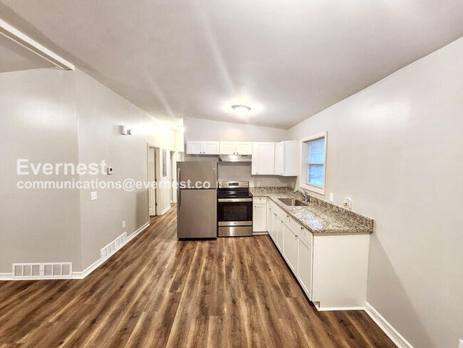 Foto del edificio - 3024 Pasadena Dr