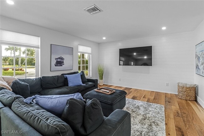 Foto del edificio - 1823 Hurricane Harbor Ln