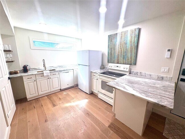 Foto del edificio - 3022 Beach Blvd S