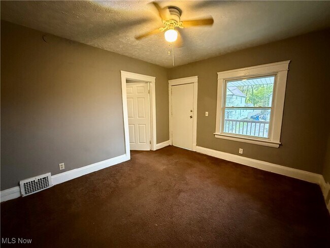 Building Photo - 9801 Raymond Ave