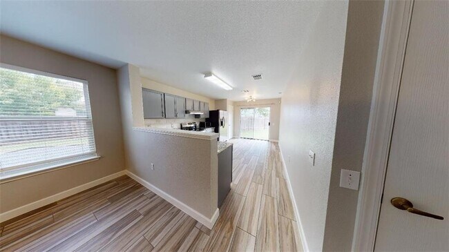Building Photo - 8613 Claude Ct