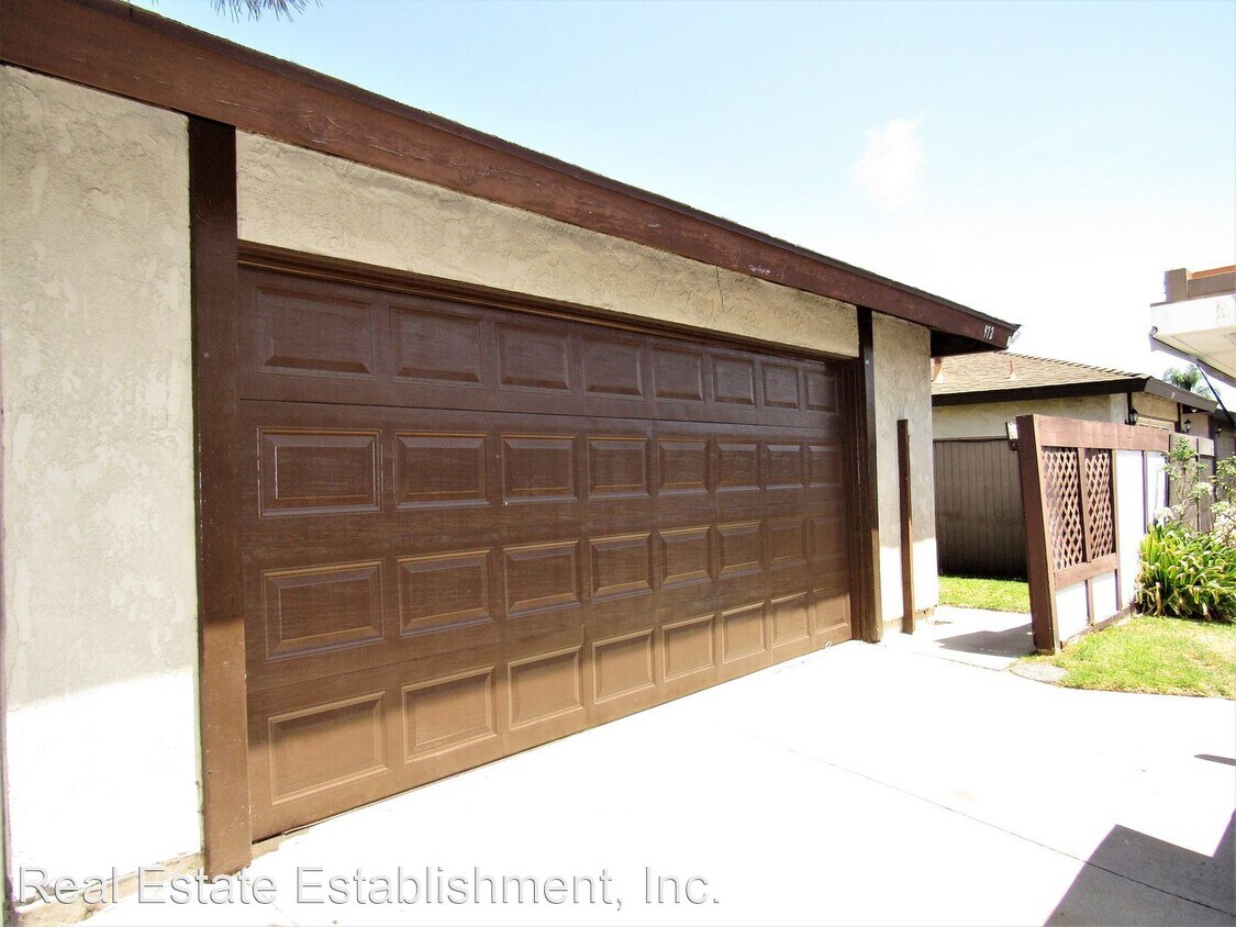 Primary Photo - 2 br, 1 bath House - 972 S. Sarah Way