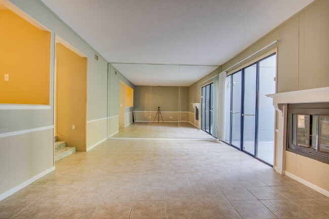 Foto del edificio - 2 Bedroom, 2.5 Bath Townhome with Easy Acc...
