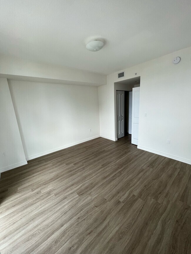 Foto del edificio - 2331 NE 5th Ave