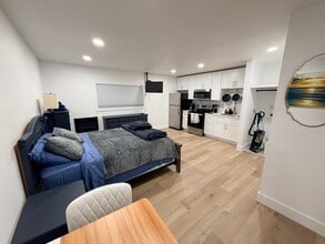 Building Photo - 2941 Adriatic Ave