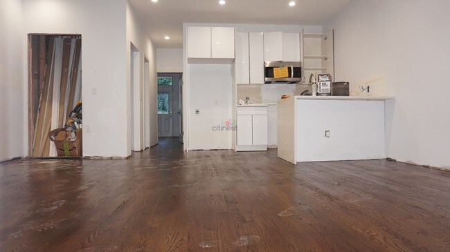 Foto del edificio - 1380 Sterling Pl
