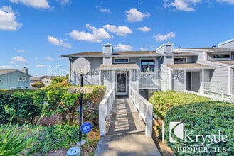 Building Photo - 2261 Clearview Cir