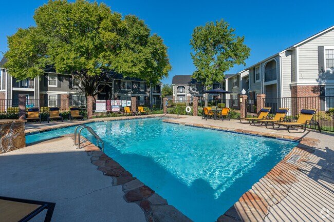 Piscina - Arbors of Burleson