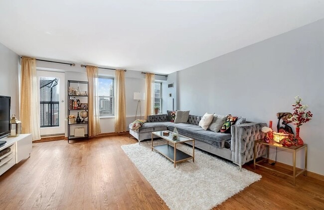 Foto del edificio - 40 E 9th St