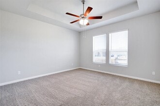 Building Photo - 324 Nespral Dr