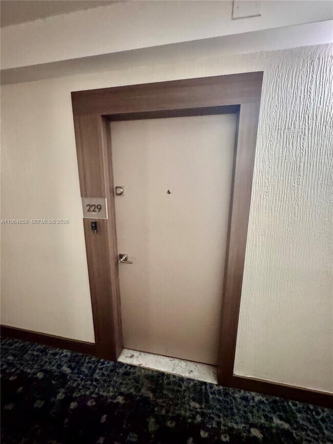 Foto del edificio - 3731 N Country Club Dr