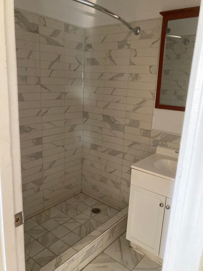 Foto del edificio - 916 Maple St