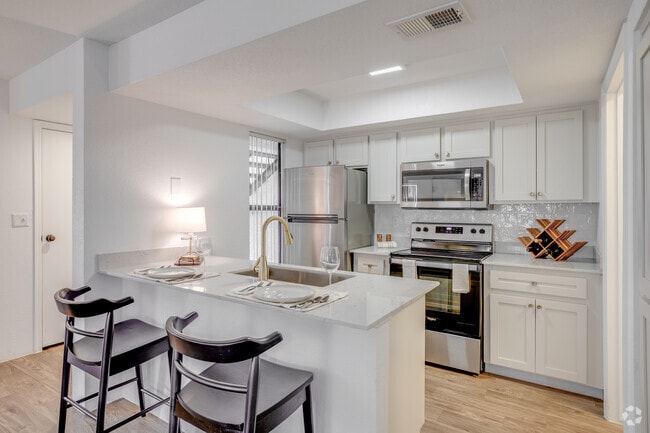 2BR, 2BA - 1,040 SF - Be Mesa