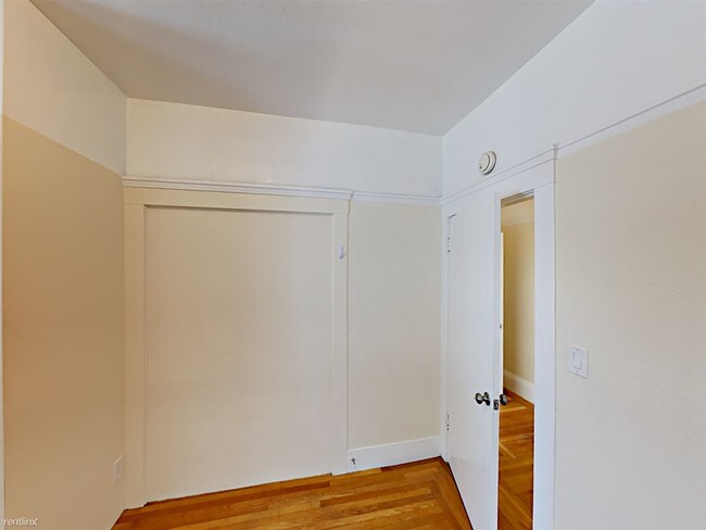 Foto del edificio - 3 br, 1 bath Apartment - 990 34th St Apt 4