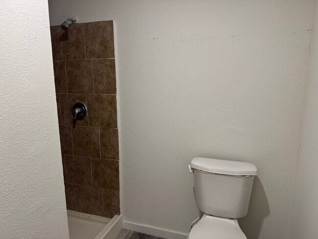 Foto del edificio - 419 Peabody Ave