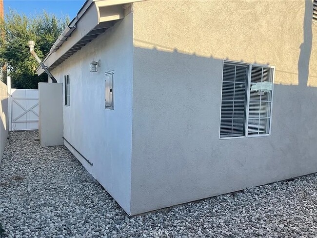 Foto del edificio - 12758 Russell Ave