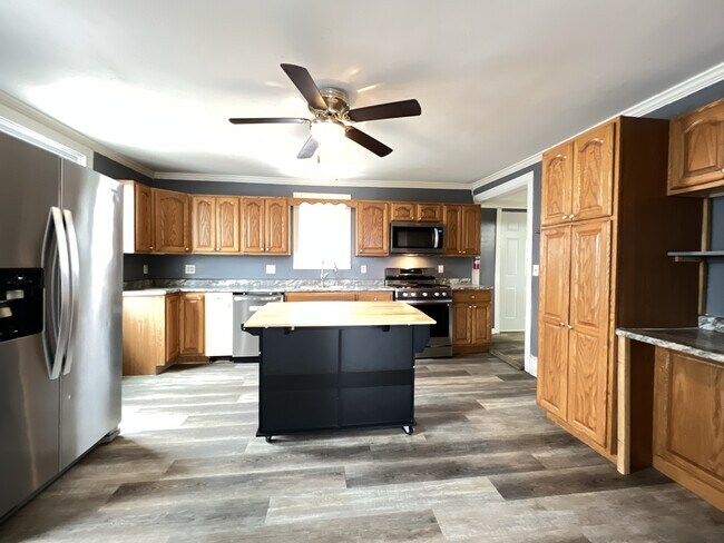 Foto del edificio - 2443 Division St