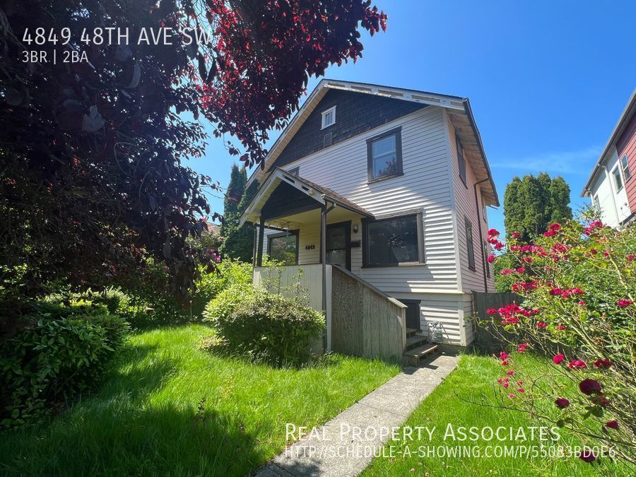 Primary Photo - 4 Bedroom House Near Junction