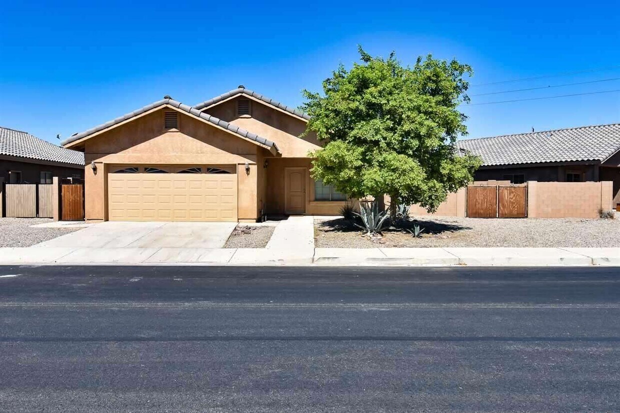 Primary Photo - 4532 S Agave Ave