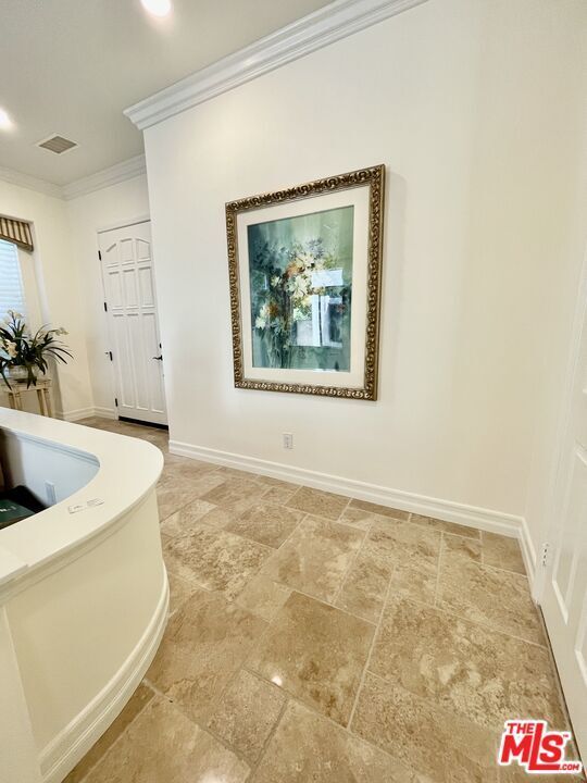 Foto del edificio - 991 Deerhill Rd