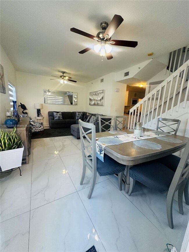 Foto del edificio - 14343 SW 10th St