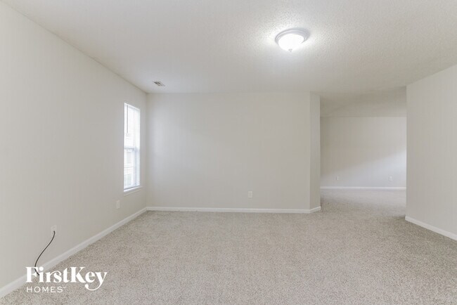 Foto del edificio - 1673 Blue Lake Dr