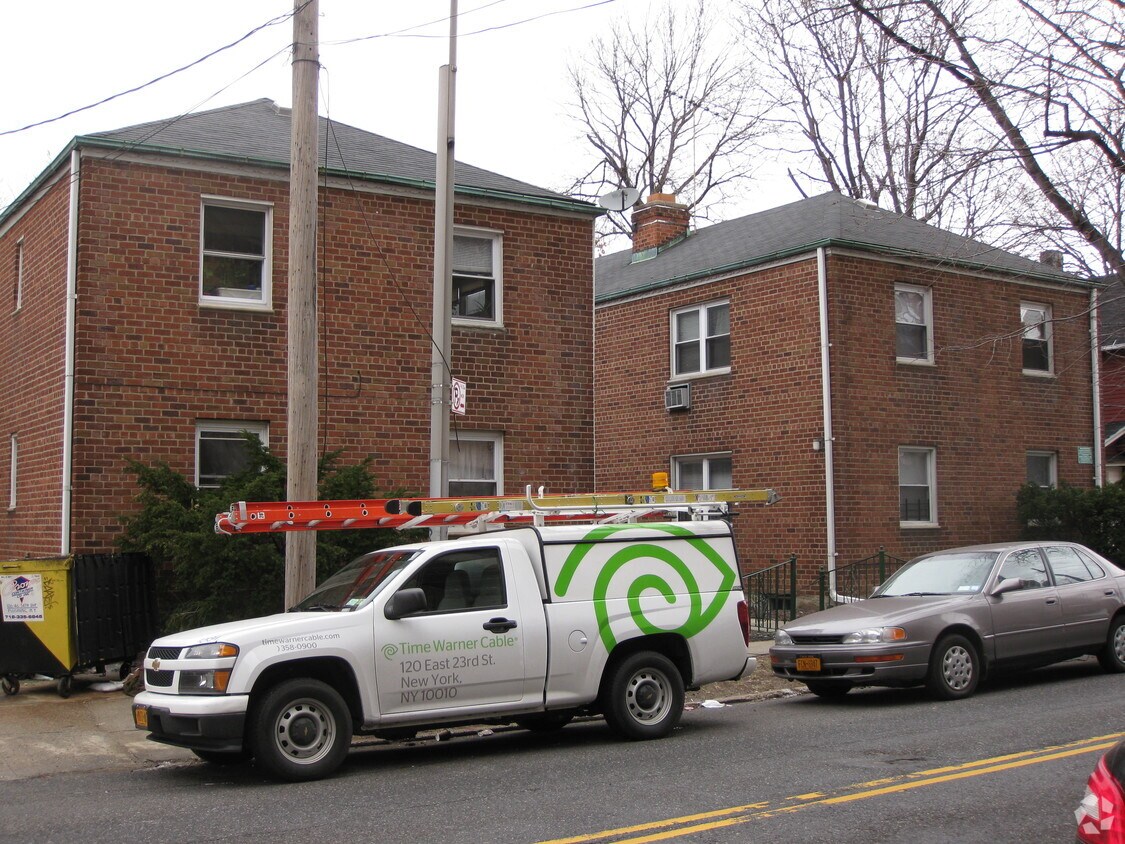 Foto del edificio - 147-15 35th Ave