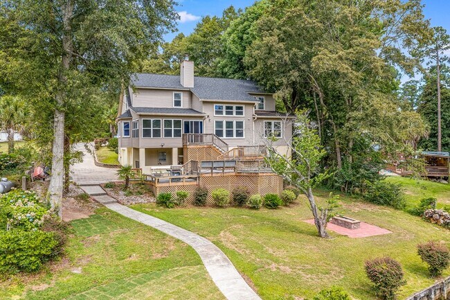 Building Photo - 329 Santee Dr