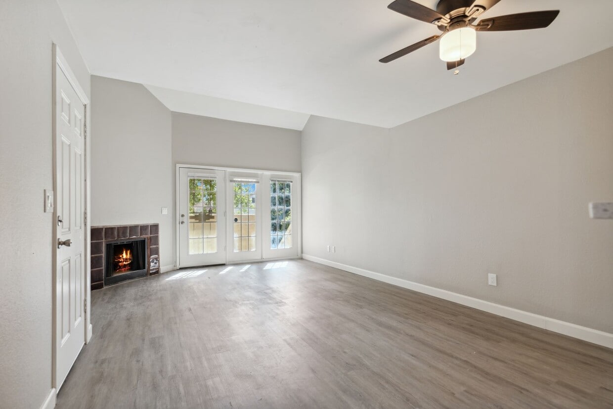 DOWNTOWN MESA APARTMENT! - DOWNTOWN MESA APARTMENT!