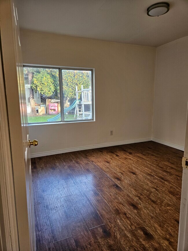 Foto del edificio - 1408 N Willowbrook Ave