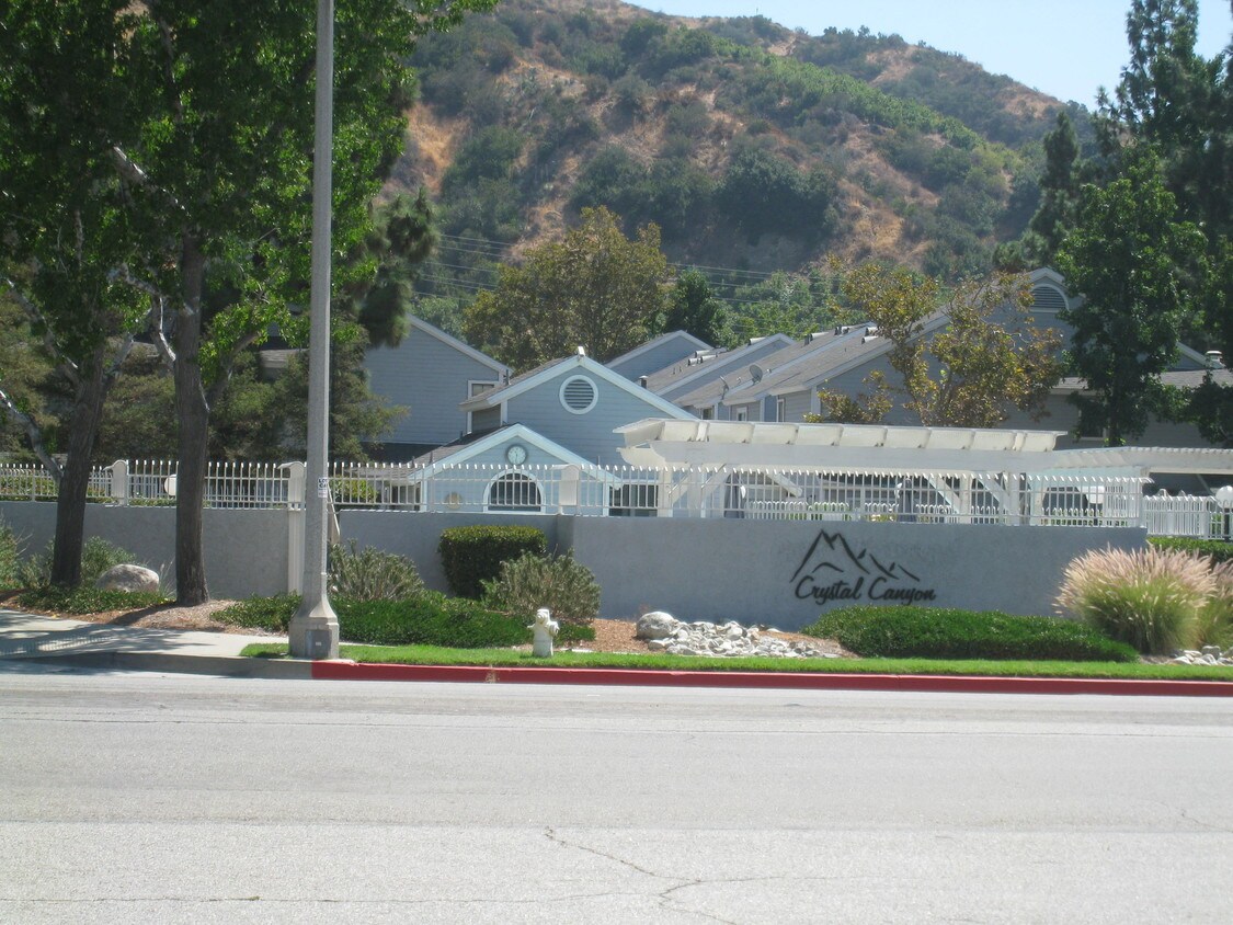 268 Evergreen Ct, Azusa, CA 91702 Condo for Rent in Azusa, CA