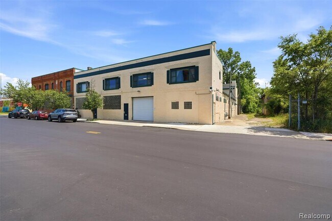 Foto del edificio - 436 E Milwaukee Ave