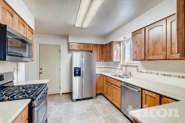 Foto del edificio - 1256 E 21st Ct