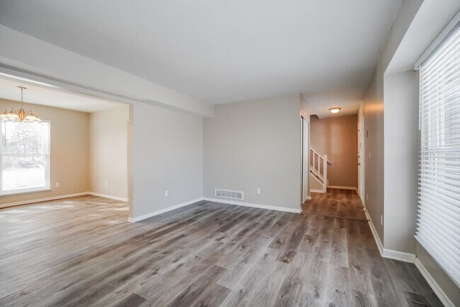 Building Photo - 5305 Frisco Dr