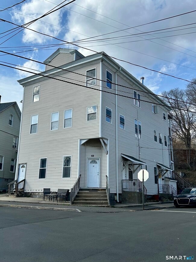 Building Photo - 68 Anderson St