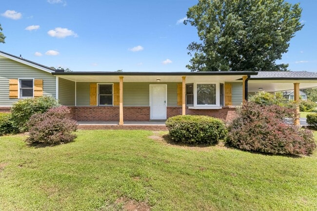 Photo - 1001 Lakeside Dr House