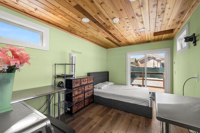 Foto del edificio - 2653 Newton Ave