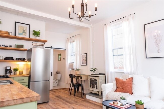 Building Photo - 34 Farewell St