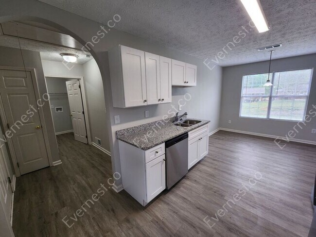 Foto del edificio - 707 Cloverdale Dr