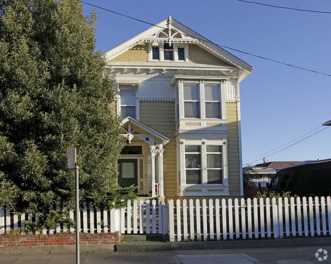 Building Photo - 1520 Willow St
