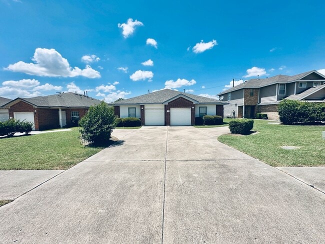 Building Photo - 2873 Southampton Way
